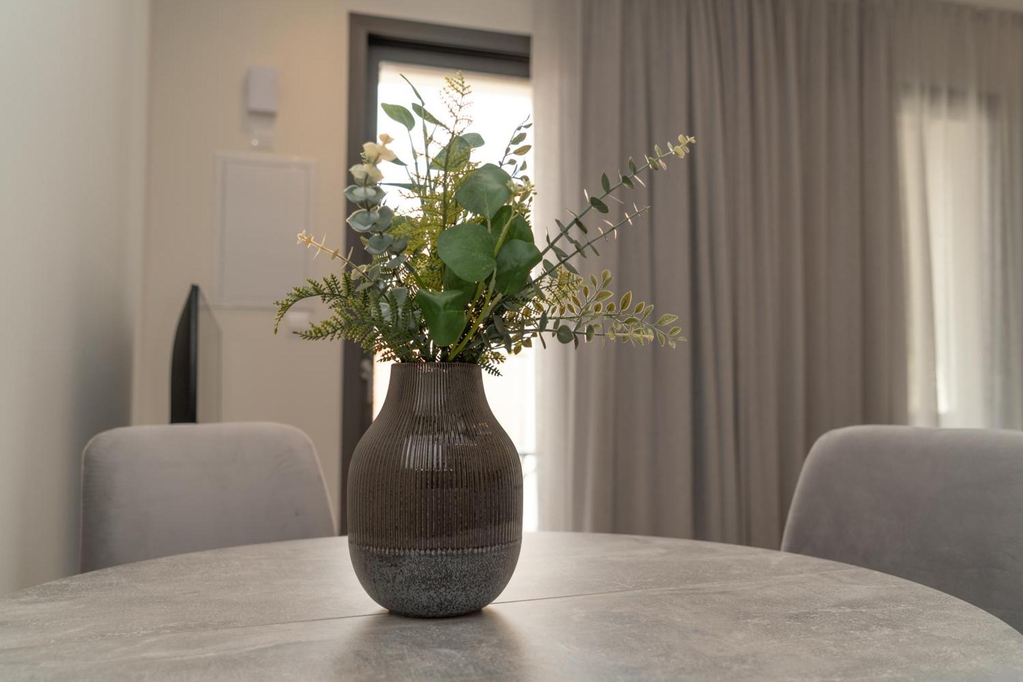 Luxury In The Heart Of Apartment *